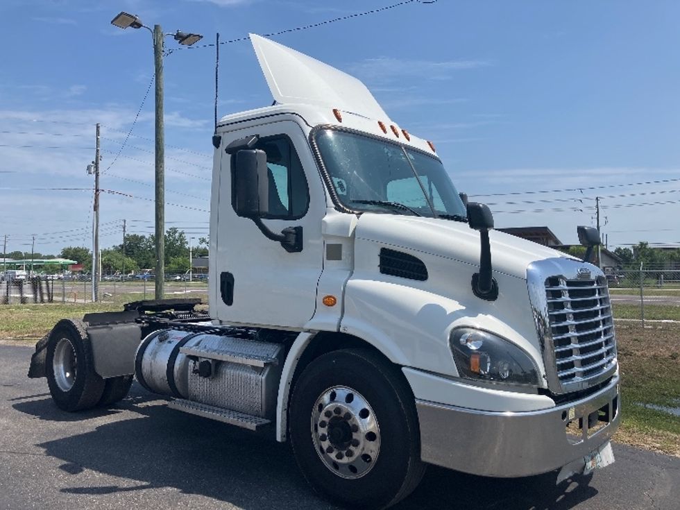 Day Cab Tractor-Heavy Duty Tractors-Freightliner-2020-Cascadia 11342ST-Apopka-FL-415,758\n\t\tmiles-$ 37,500 - Image 1