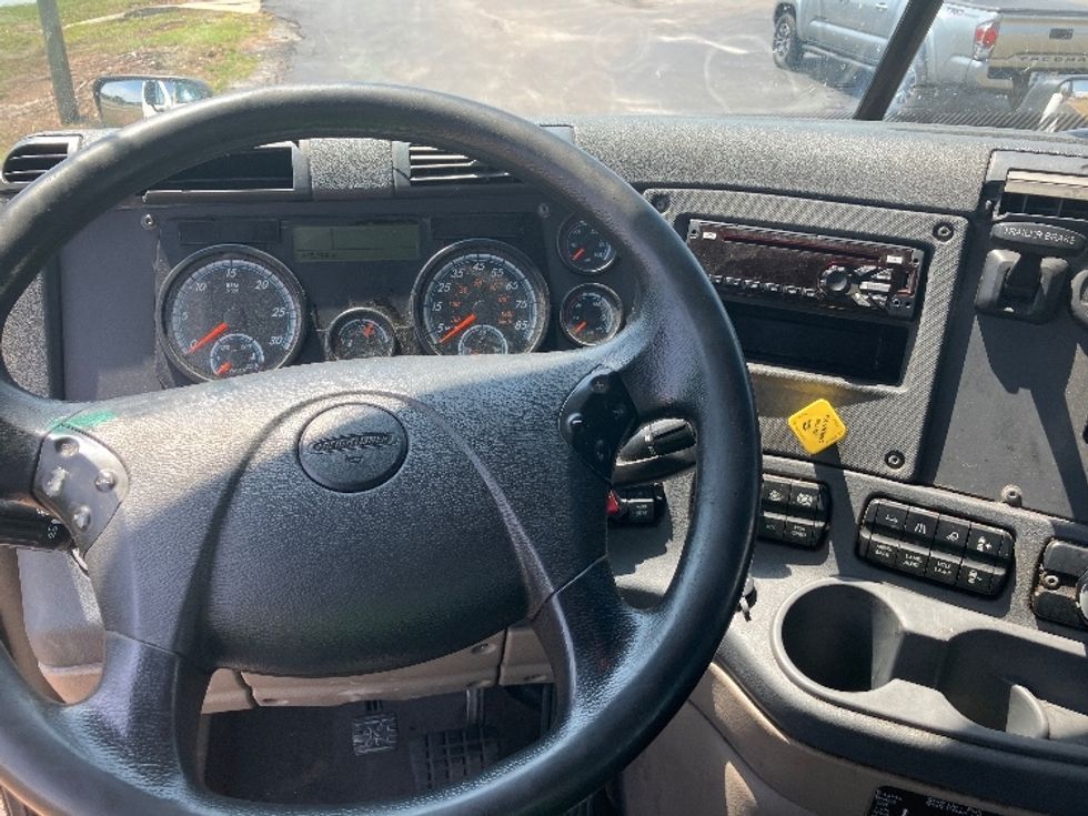 Day Cab Tractor-Heavy Duty Tractors-Freightliner-2020-Cascadia 11342ST-Apopka-FL-415,758\n\t\tmiles-$ 37,500 - Image 11