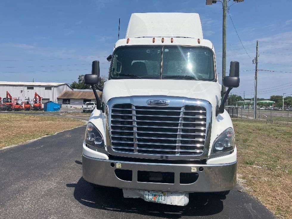 Day Cab Tractor-Heavy Duty Tractors-Freightliner-2020-Cascadia 11342ST-Apopka-FL-415,758\n\t\tmiles-$ 37,500 - Image 2