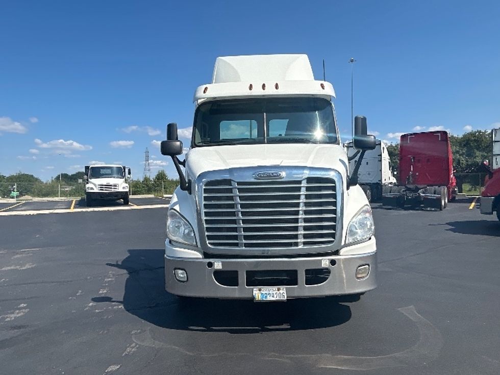 Day Cab Tractor-Heavy Duty Tractors-Freightliner-2020-Cascadia 11342ST-Columbus-OH-222,875\n\t\tmiles-$ 42,000 - Image 2