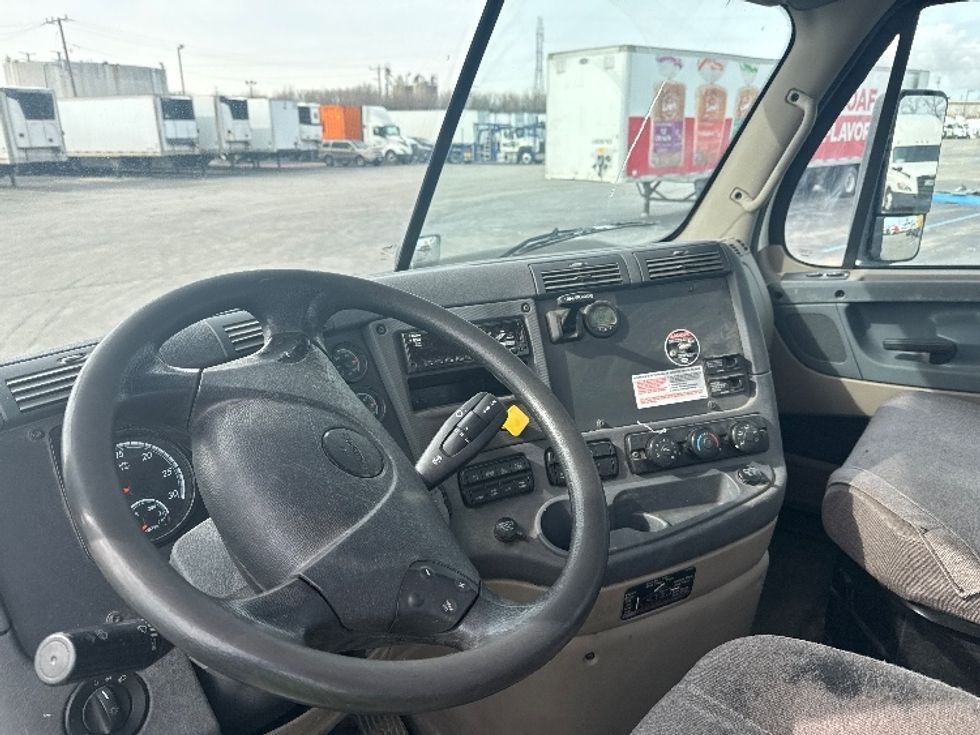 Day Cab Tractor-Heavy Duty Tractors-Freightliner-2020-Cascadia 11342ST-East Chicago-IN-225,667\n\t\tmiles-$ 36,000 - Image 10