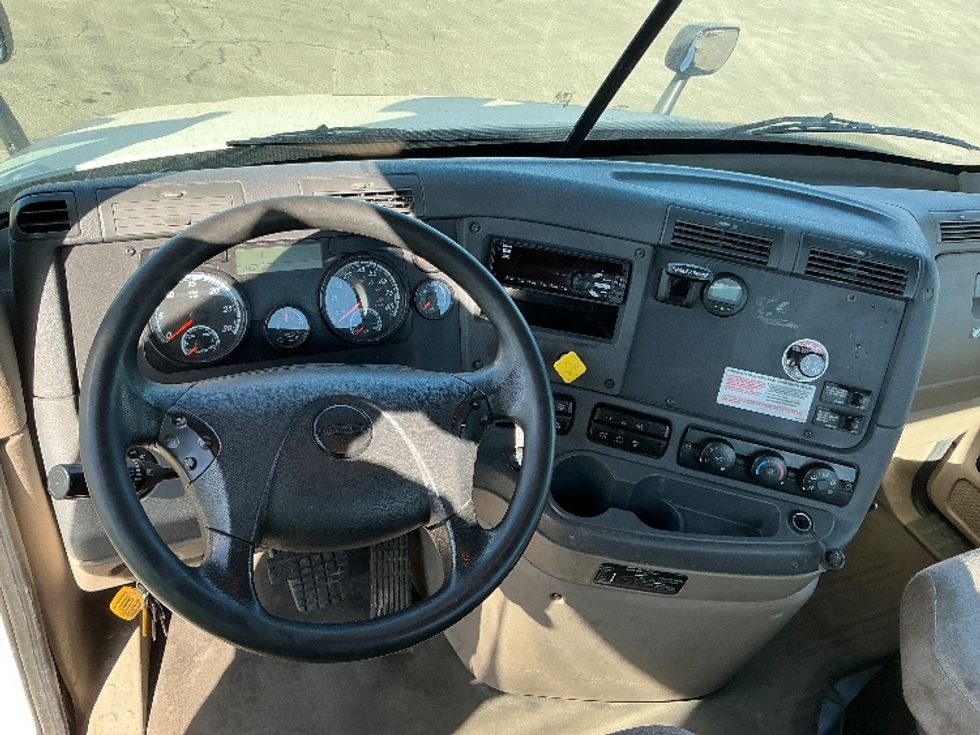 Day Cab Tractor-Heavy Duty Tractors-Freightliner-2020-Cascadia 11342ST-East Chicago-IN-276,074\n\t\tmiles-$ 33,750 - Image 11