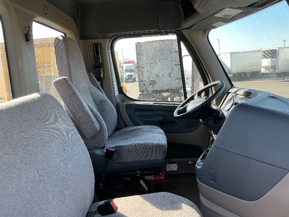 Day Cab Tractor-Heavy Duty Tractors-Freightliner-2020-Cascadia 11342ST-East Chicago-IN-276,074\n\t\tmiles-$ 33,750 - Image 14