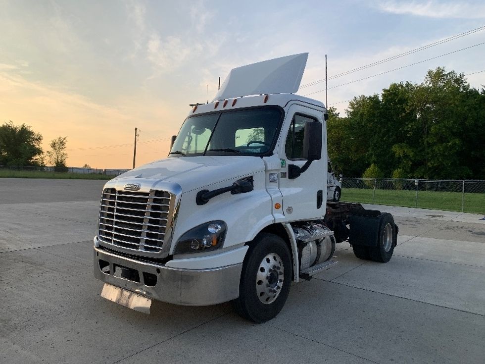Day Cab Tractor-Heavy Duty Tractors-Freightliner-2020-Cascadia 11342ST-East Liberty-OH-103,945\n\t\tmiles-$ 35,750 - Image 3