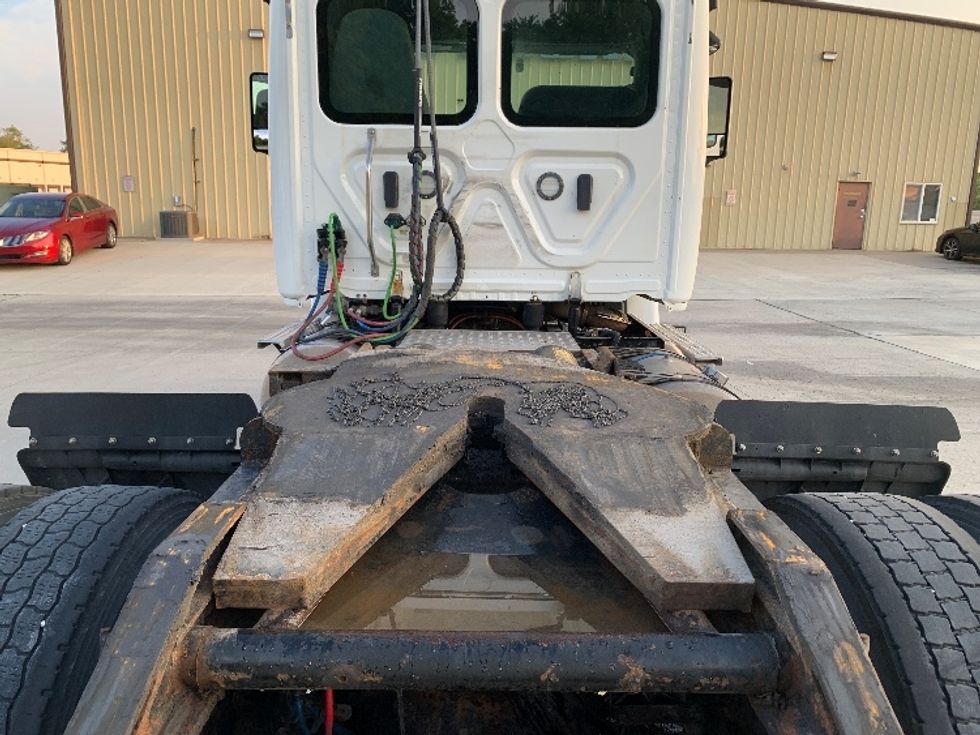 Day Cab Tractor-Heavy Duty Tractors-Freightliner-2020-Cascadia 11342ST-East Liberty-OH-103,945\n\t\tmiles-$ 35,750 - Image 6