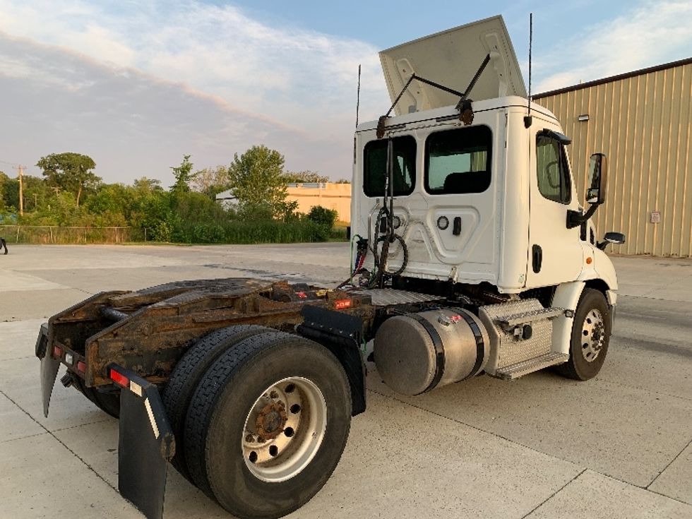 Day Cab Tractor-Heavy Duty Tractors-Freightliner-2020-Cascadia 11342ST-East Liberty-OH-103,945\n\t\tmiles-$ 35,750 - Image 7