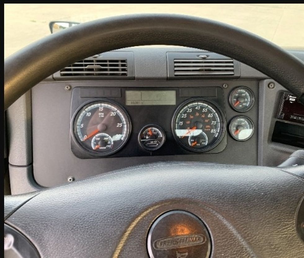 Day Cab Tractor-Heavy Duty Tractors-Freightliner-2020-Cascadia 11342ST-East Liberty-OH-93,392\n\t\tmiles-$ 44,750 - Image 11