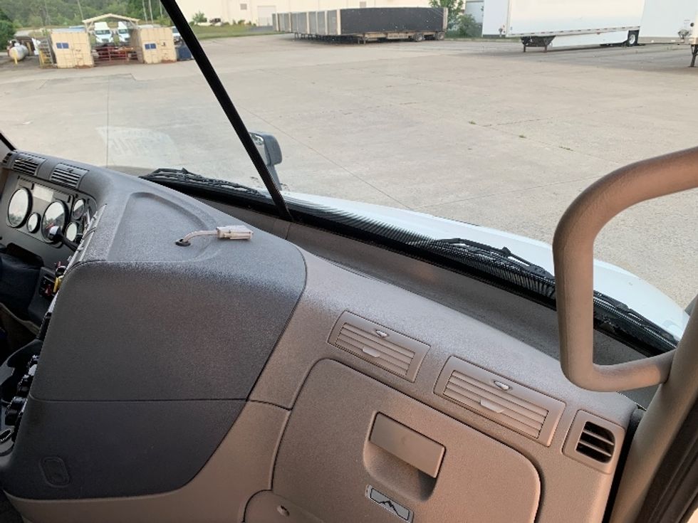 Day Cab Tractor-Heavy Duty Tractors-Freightliner-2020-Cascadia 11342ST-East Liberty-OH-93,392\n\t\tmiles-$ 44,750 - Image 13