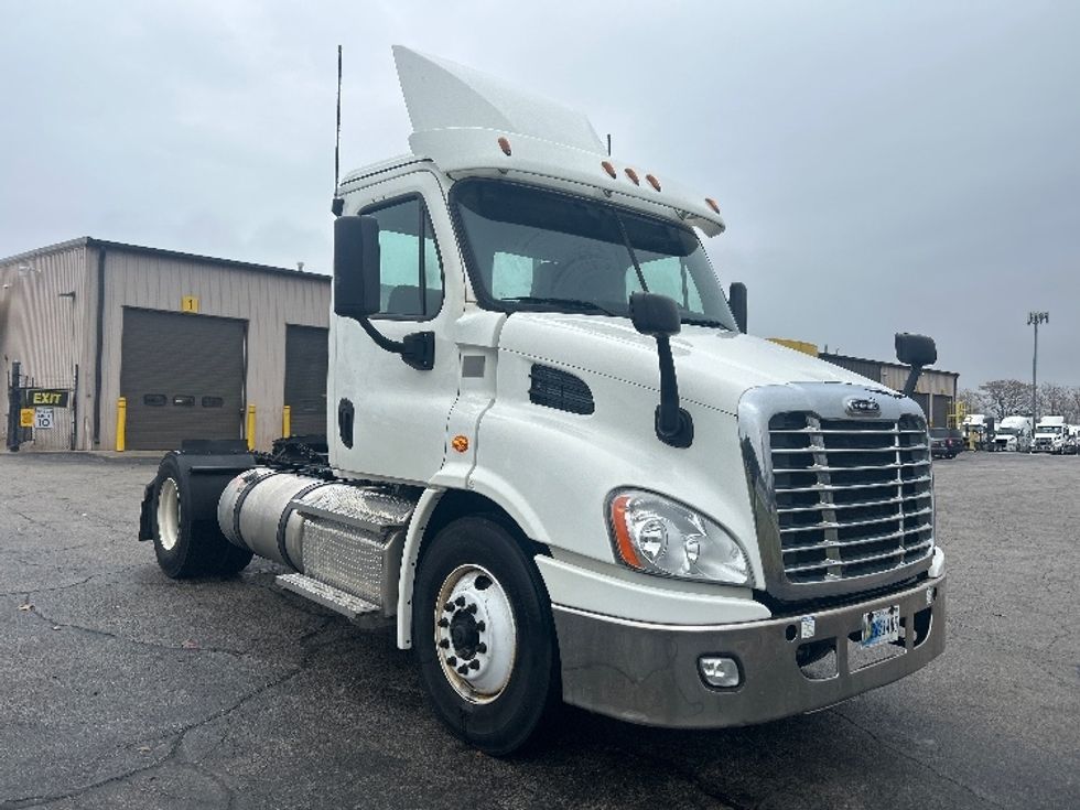 Day Cab Tractor-Heavy Duty Tractors-Freightliner-2020-Cascadia 11342ST-Elkhart-IN-179,127\n\t\tmiles-$ 39,000 - Image 1