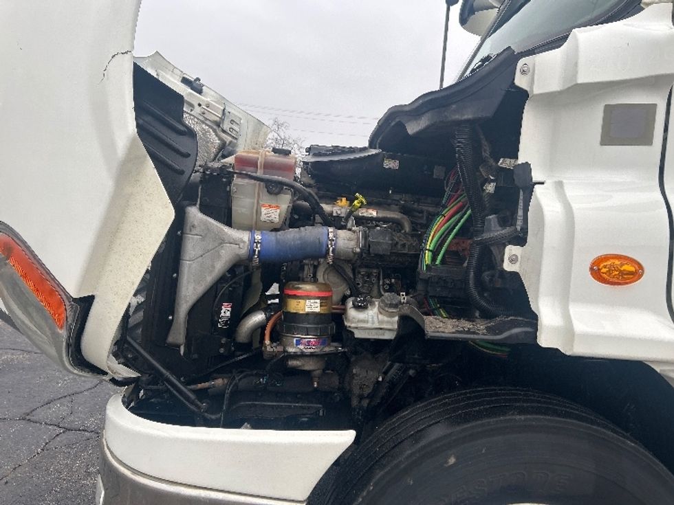 Day Cab Tractor-Heavy Duty Tractors-Freightliner-2020-Cascadia 11342ST-Elkhart-IN-179,127\n\t\tmiles-$ 39,000 - Image 16