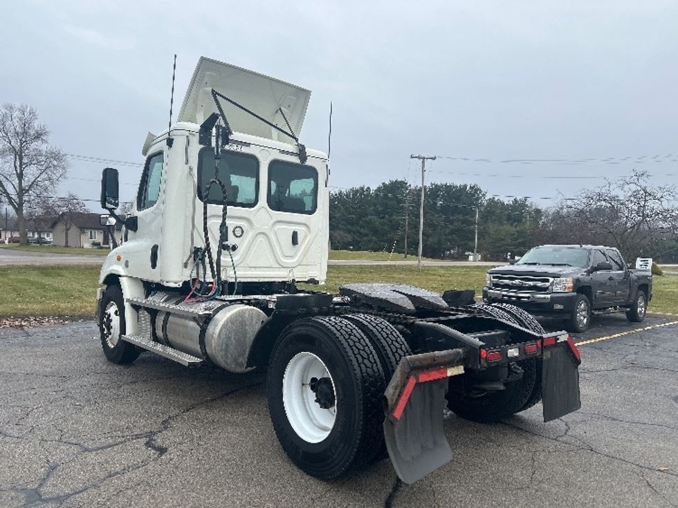 Day Cab Tractor-Heavy Duty Tractors-Freightliner-2020-Cascadia 11342ST-Elkhart-IN-179,127\n\t\tmiles-$ 39,000 - Image 5