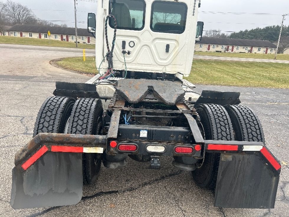 Day Cab Tractor-Heavy Duty Tractors-Freightliner-2020-Cascadia 11342ST-Elkhart-IN-179,127\n\t\tmiles-$ 39,000 - Image 6