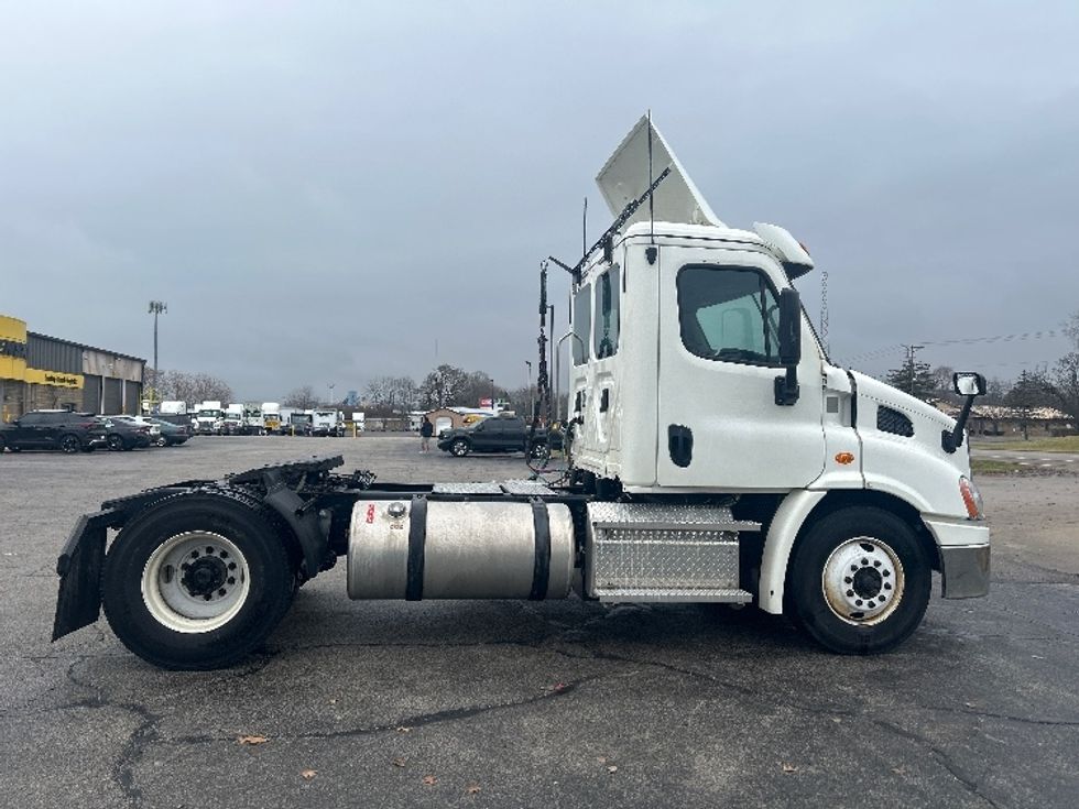Day Cab Tractor-Heavy Duty Tractors-Freightliner-2020-Cascadia 11342ST-Elkhart-IN-179,127\n\t\tmiles-$ 39,000 - Image 8