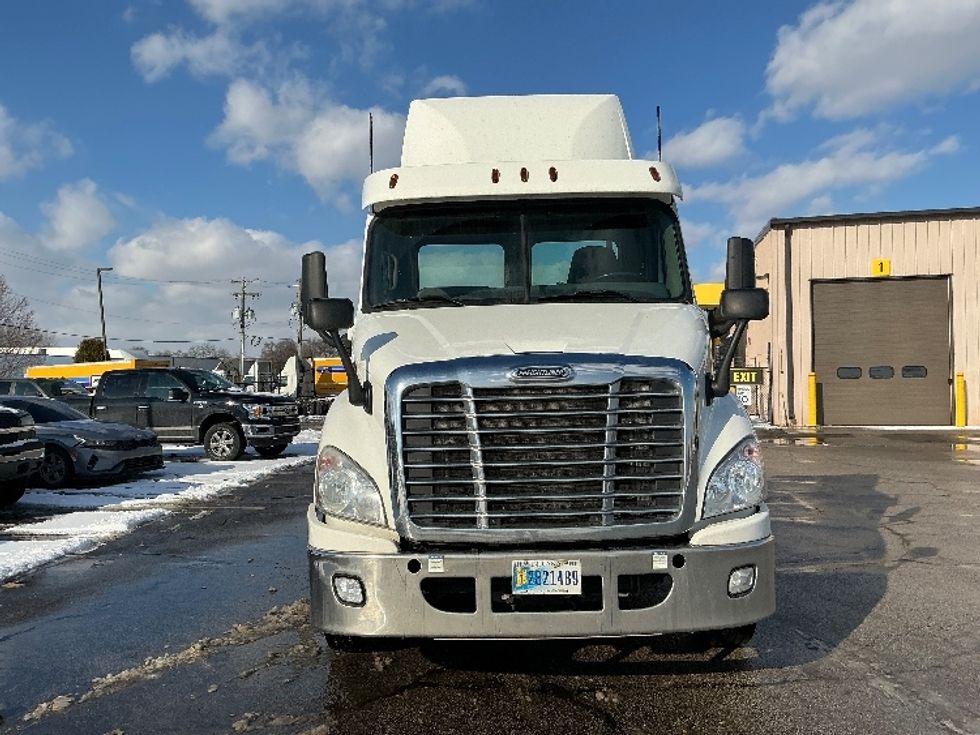 Day Cab Tractor-Heavy Duty Tractors-Freightliner-2020-Cascadia 11342ST-Elkhart-IN-269,996\n\t\tmiles-$ 35,000 - Image 2