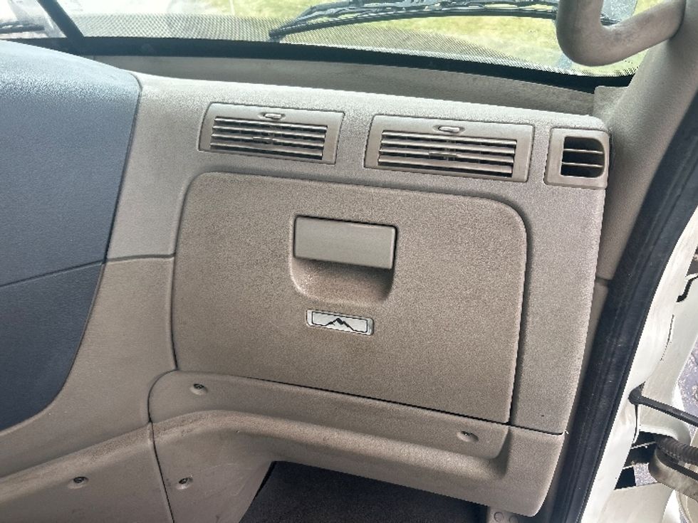 Day Cab Tractor-Heavy Duty Tractors-Freightliner-2020-Cascadia 11342ST-Elkhart-IN-286,129\n\t\tmiles-$ 34,250 - Image 13