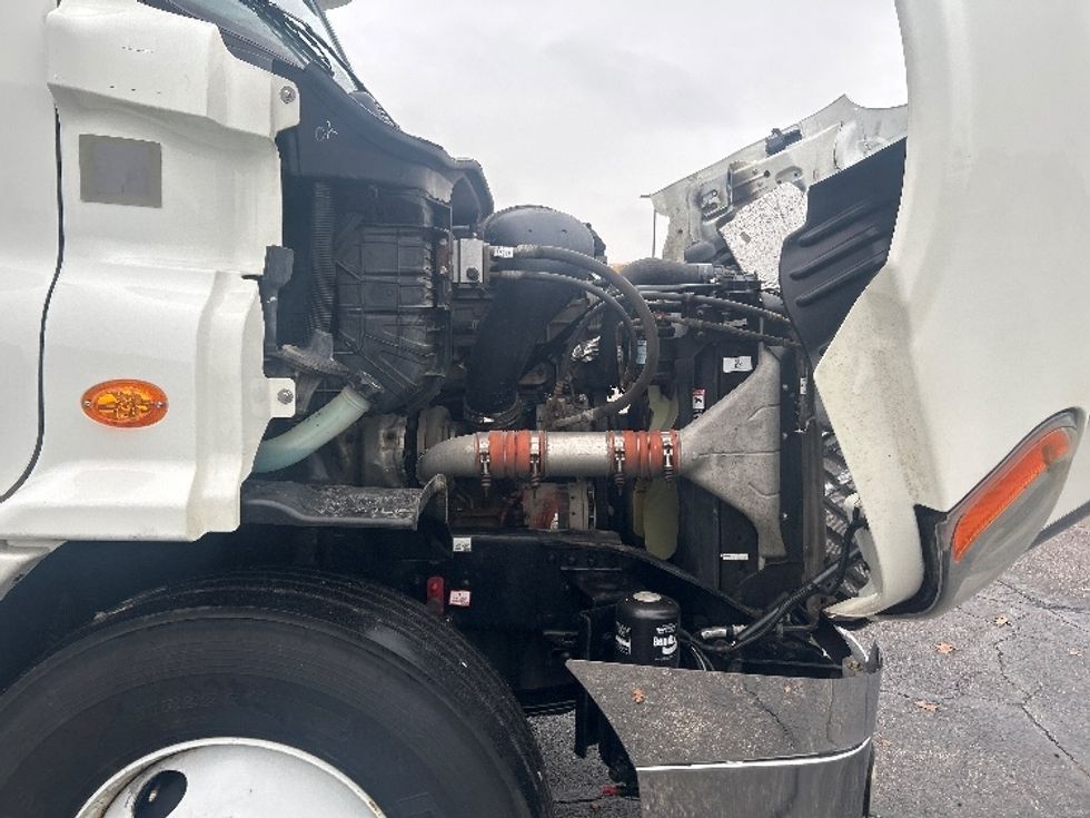 Day Cab Tractor-Heavy Duty Tractors-Freightliner-2020-Cascadia 11342ST-Elkhart-IN-286,129\n\t\tmiles-$ 34,250 - Image 15