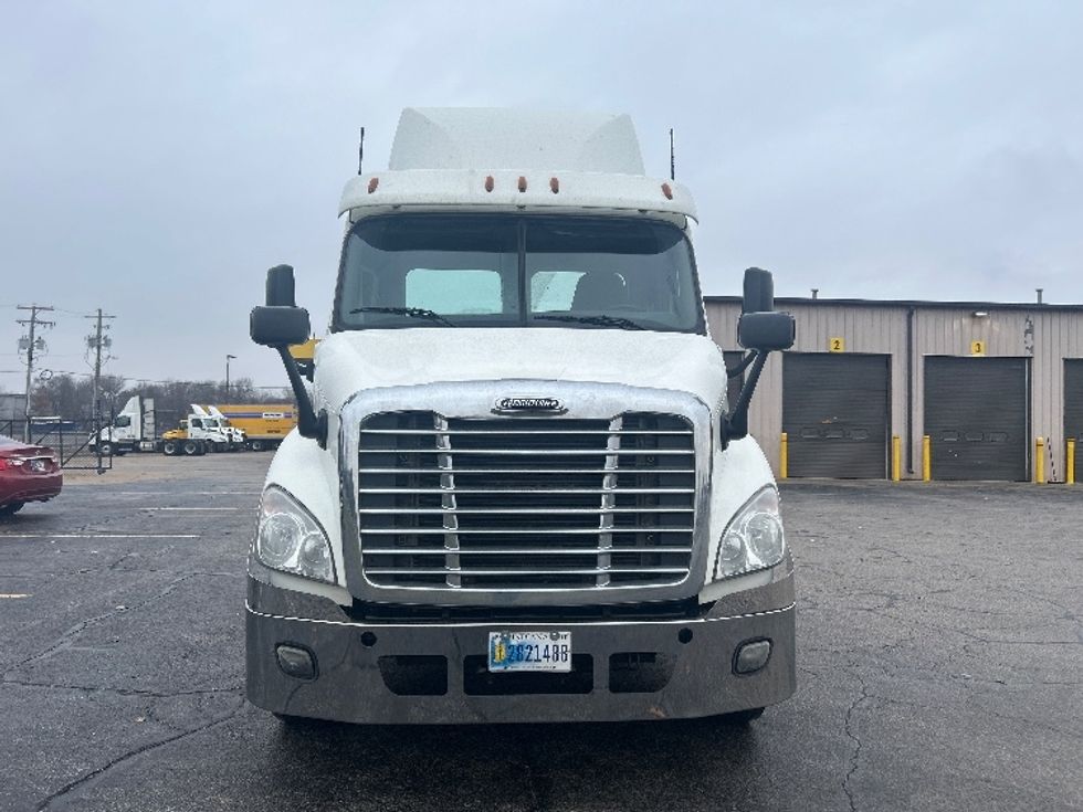 Day Cab Tractor-Heavy Duty Tractors-Freightliner-2020-Cascadia 11342ST-Elkhart-IN-286,129\n\t\tmiles-$ 34,250 - Image 2