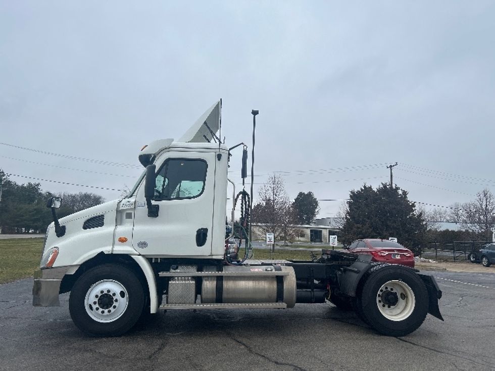 Day Cab Tractor-Heavy Duty Tractors-Freightliner-2020-Cascadia 11342ST-Elkhart-IN-286,129\n\t\tmiles-$ 34,250 - Image 4
