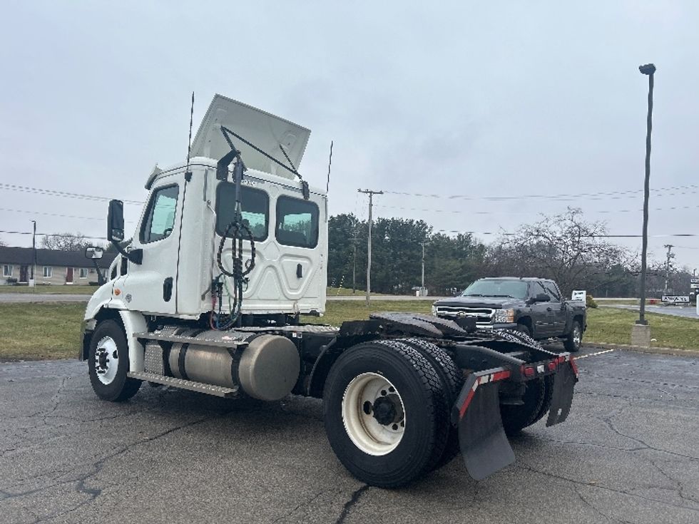 Day Cab Tractor-Heavy Duty Tractors-Freightliner-2020-Cascadia 11342ST-Elkhart-IN-286,129\n\t\tmiles-$ 34,250 - Image 5