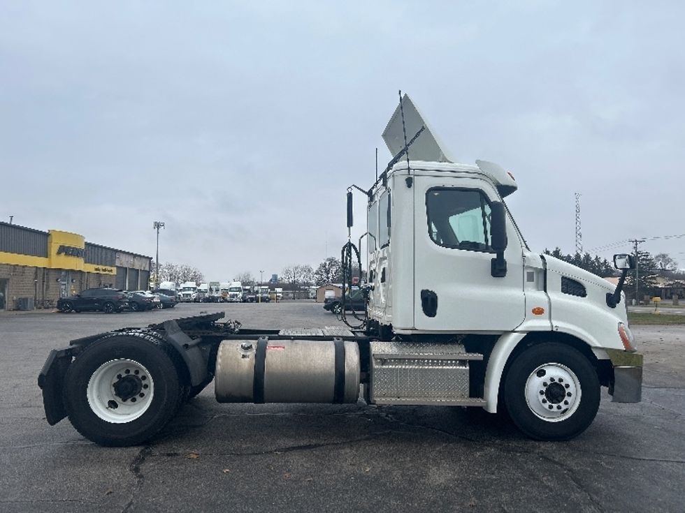 Day Cab Tractor-Heavy Duty Tractors-Freightliner-2020-Cascadia 11342ST-Elkhart-IN-286,129\n\t\tmiles-$ 34,250 - Image 8