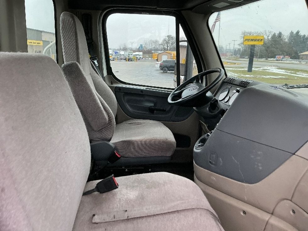 Day Cab Tractor-Heavy Duty Tractors-Freightliner-2020-Cascadia 11342ST-Elkhart-IN-286,277\n\t\tmiles-$ 34,250 - Image 14