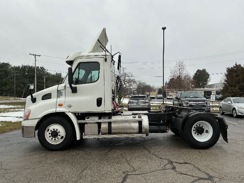Day Cab Tractor-Heavy Duty Tractors-Freightliner-2020-Cascadia 11342ST-Elkhart-IN-286,277\n\t\tmiles-$ 34,250 - Image 4