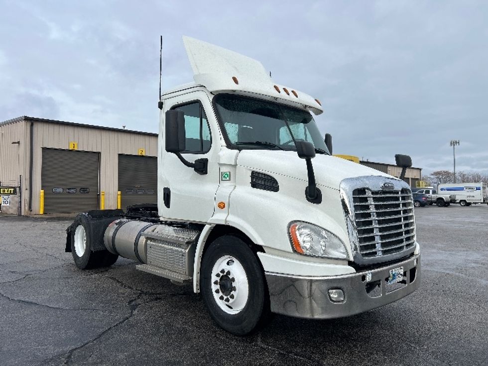 Day Cab Tractor-Heavy Duty Tractors-Freightliner-2020-Cascadia 11342ST-Elkhart-IN-295,696\n\t\tmiles-$ 34,000 - Image 1