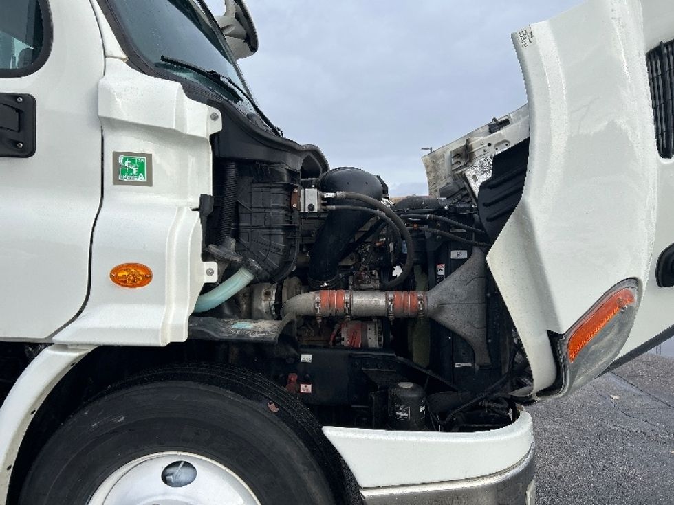 Day Cab Tractor-Heavy Duty Tractors-Freightliner-2020-Cascadia 11342ST-Elkhart-IN-295,696\n\t\tmiles-$ 34,000 - Image 15