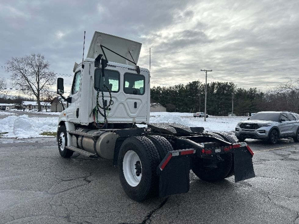Day Cab Tractor-Heavy Duty Tractors-Freightliner-2020-Cascadia 11342ST-Elkhart-IN-295,696\n\t\tmiles-$ 34,000 - Image 5