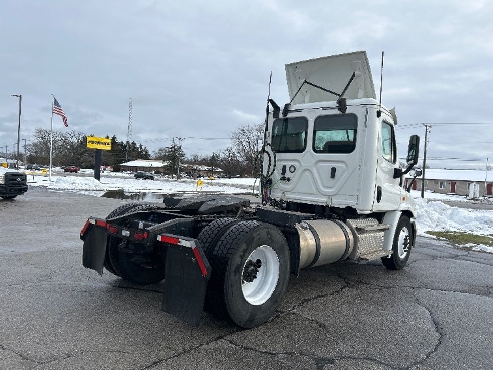 Day Cab Tractor-Heavy Duty Tractors-Freightliner-2020-Cascadia 11342ST-Elkhart-IN-295,696\n\t\tmiles-$ 34,000 - Image 7