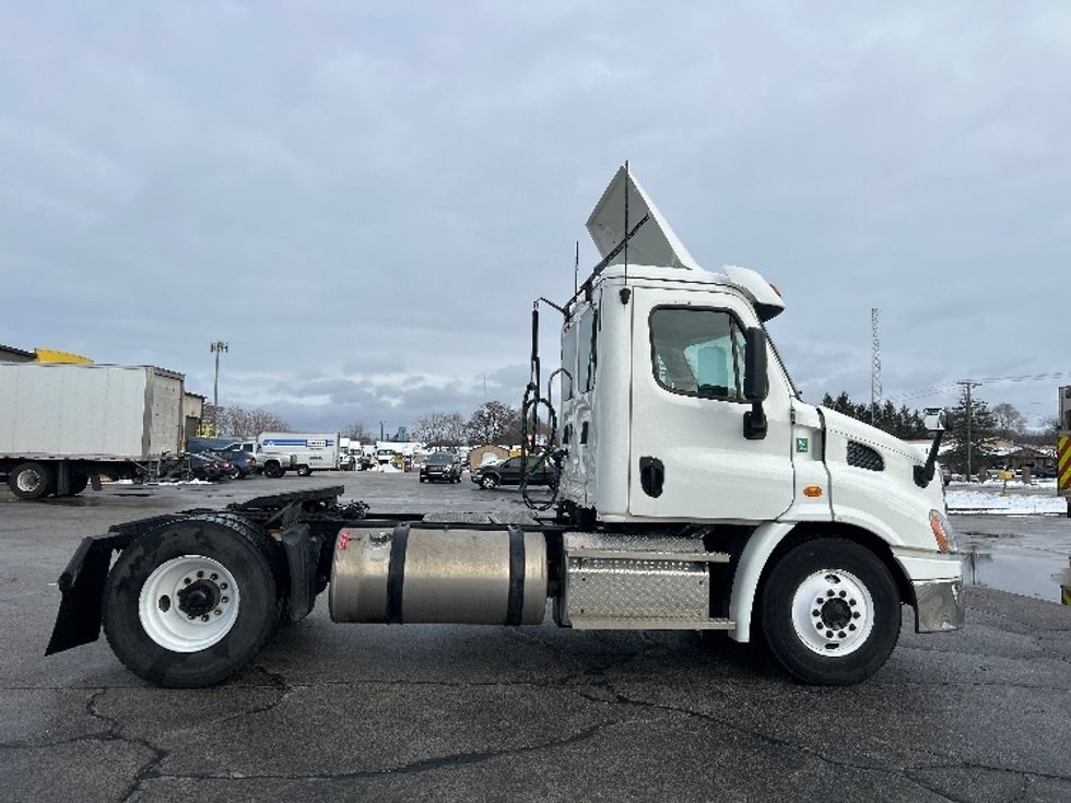 Day Cab Tractor-Heavy Duty Tractors-Freightliner-2020-Cascadia 11342ST-Elkhart-IN-295,696\n\t\tmiles-$ 34,000 - Image 8