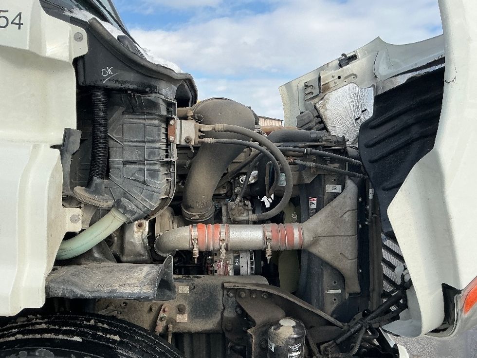 Day Cab Tractor-Heavy Duty Tractors-Freightliner-2020-Cascadia 11342ST-Elkhart-IN-300,257\n\t\tmiles-$ 33,500 - Image 15