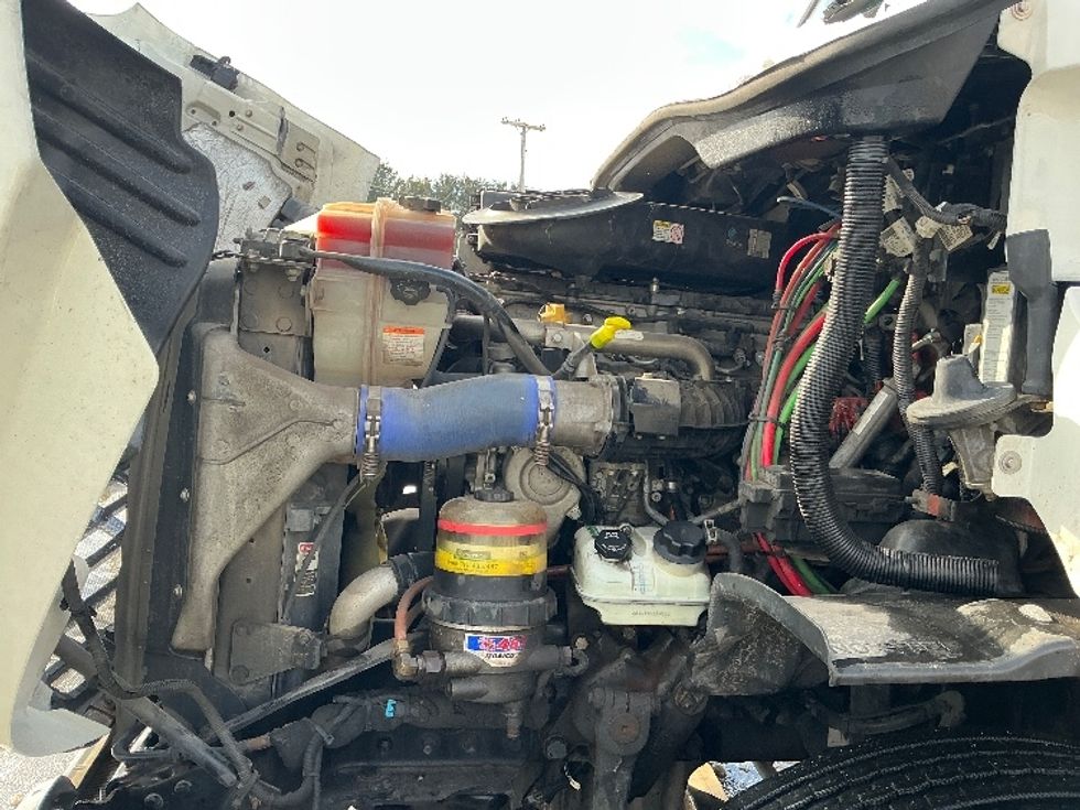 Day Cab Tractor-Heavy Duty Tractors-Freightliner-2020-Cascadia 11342ST-Elkhart-IN-300,257\n\t\tmiles-$ 33,500 - Image 16