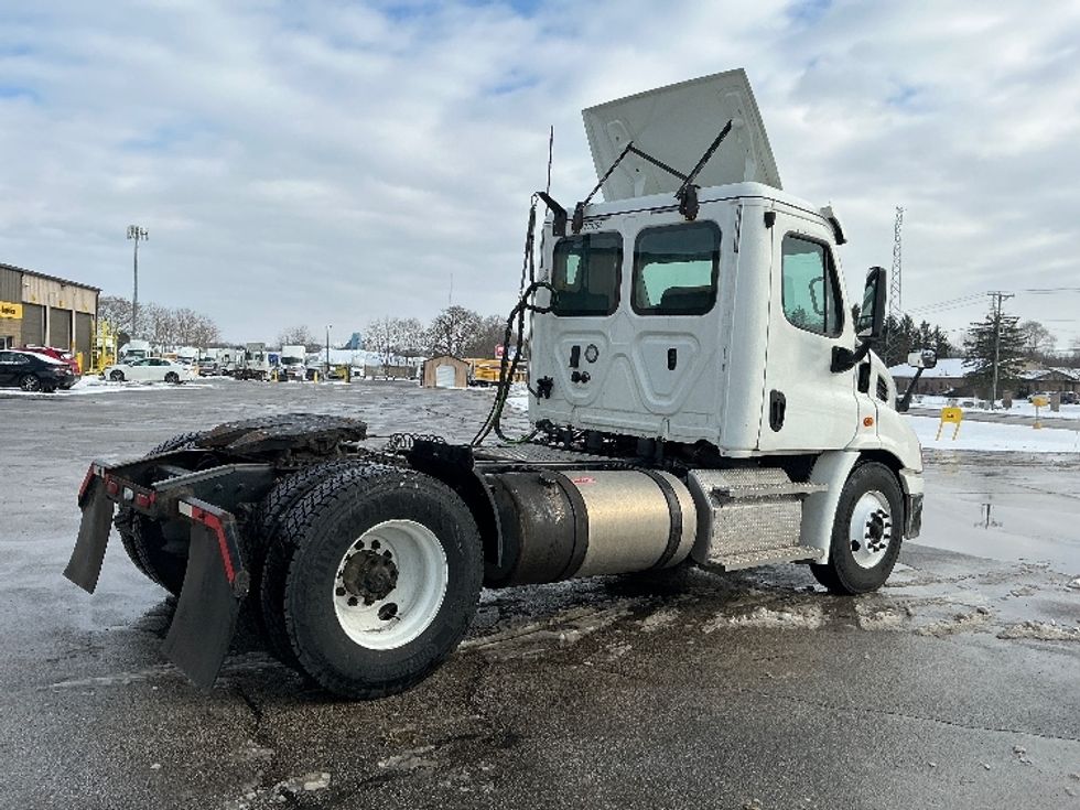 Day Cab Tractor-Heavy Duty Tractors-Freightliner-2020-Cascadia 11342ST-Elkhart-IN-300,257\n\t\tmiles-$ 33,500 - Image 7