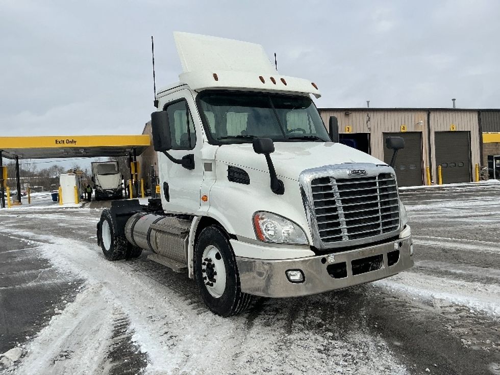 Day Cab Tractor-Heavy Duty Tractors-Freightliner-2020-Cascadia 11342ST-Elkhart-IN-394,342\n\t\tmiles-$ 29,250 - Image 1
