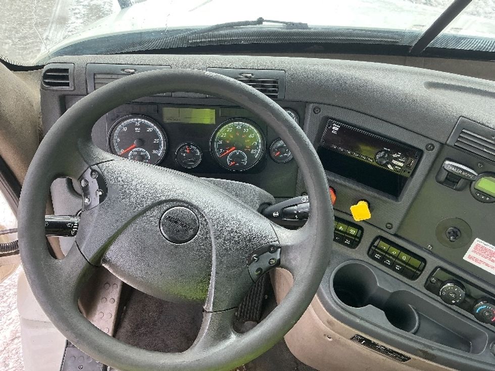 Day Cab Tractor-Heavy Duty Tractors-Freightliner-2020-Cascadia 11342ST-Elkhart-IN-394,342\n\t\tmiles-$ 29,250 - Image 11