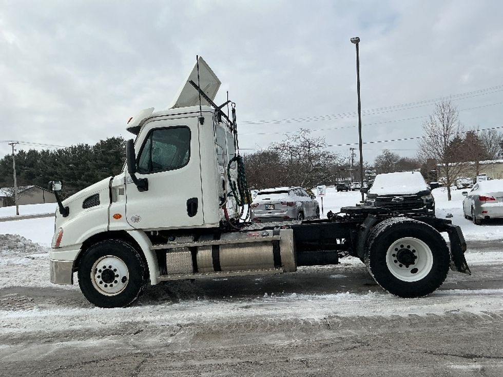 Day Cab Tractor-Heavy Duty Tractors-Freightliner-2020-Cascadia 11342ST-Elkhart-IN-394,342\n\t\tmiles-$ 29,250 - Image 4