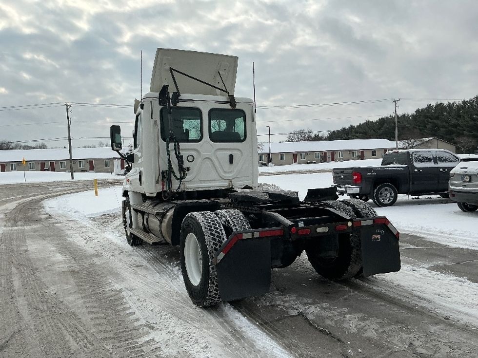 Day Cab Tractor-Heavy Duty Tractors-Freightliner-2020-Cascadia 11342ST-Elkhart-IN-394,342\n\t\tmiles-$ 29,250 - Image 5