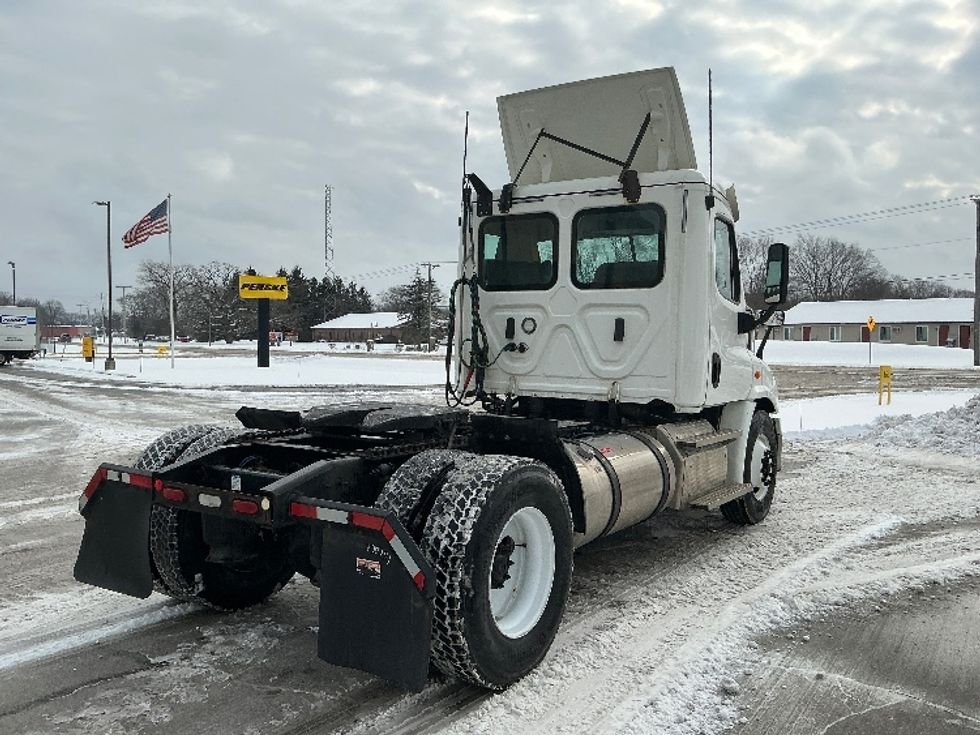 Day Cab Tractor-Heavy Duty Tractors-Freightliner-2020-Cascadia 11342ST-Elkhart-IN-394,342\n\t\tmiles-$ 29,250 - Image 7