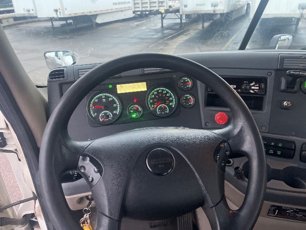 Day Cab Tractor-Heavy Duty Tractors-Freightliner-2020-Cascadia 11342ST-Elkhart-IN-435,182\n\t\tmiles-$ 27,250 - Image 11