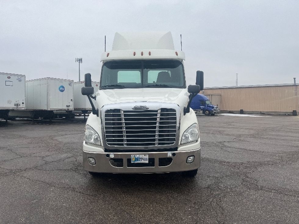 Day Cab Tractor-Heavy Duty Tractors-Freightliner-2020-Cascadia 11342ST-Elkhart-IN-435,182\n\t\tmiles-$ 27,250 - Image 2