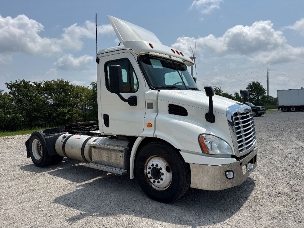 Day Cab Tractor-Heavy Duty Tractors-Freightliner-2020-Cascadia 11342ST-Findlay-OH-422,161\n\t\tmiles-$ 31,500 - Image 1