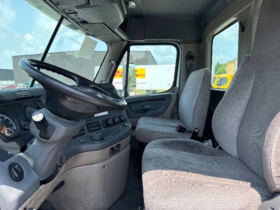 Day Cab Tractor-Heavy Duty Tractors-Freightliner-2020-Cascadia 11342ST-Findlay-OH-422,161\n\t\tmiles-$ 31,500 - Image 10