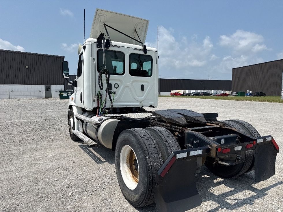 Day Cab Tractor-Heavy Duty Tractors-Freightliner-2020-Cascadia 11342ST-Findlay-OH-422,161\n\t\tmiles-$ 31,500 - Image 5