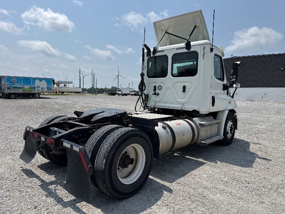 Day Cab Tractor-Heavy Duty Tractors-Freightliner-2020-Cascadia 11342ST-Findlay-OH-422,161\n\t\tmiles-$ 31,500 - Image 7