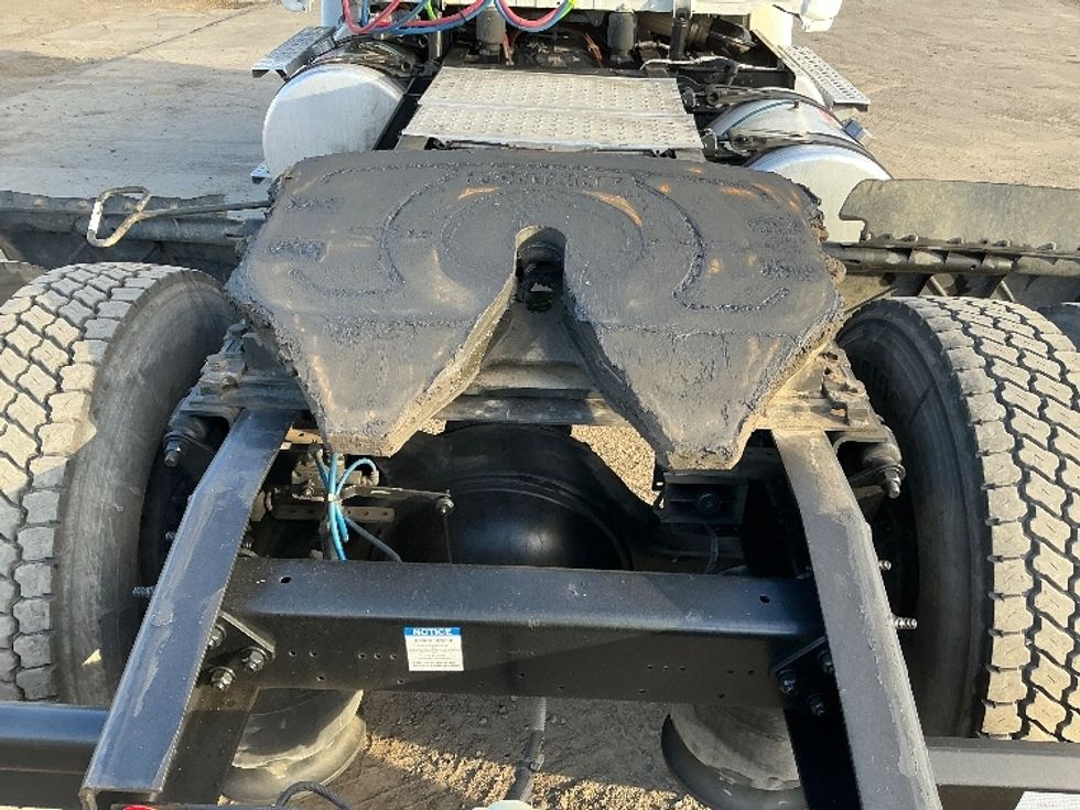 Day Cab Tractor-Heavy Duty Tractors-Freightliner-2020-Cascadia 11342ST-Fresno-CA-232,835\n\t\tmiles-$ 45,250 - Image 6