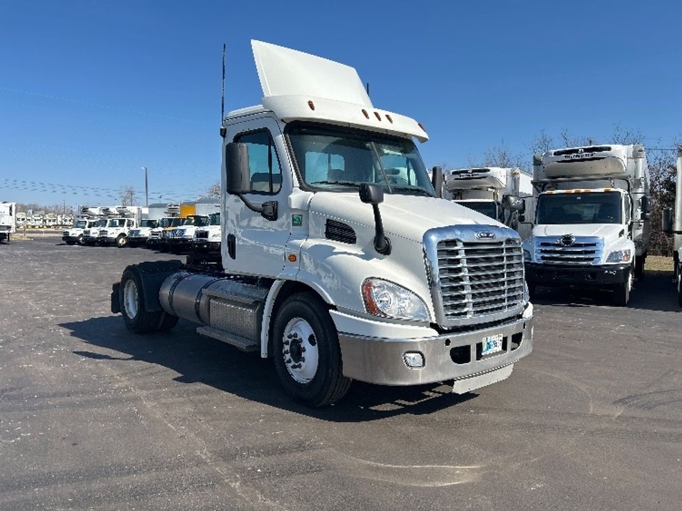 Day Cab Tractor-Heavy Duty Tractors-Freightliner-2020-Cascadia 11342ST-Indianapolis-IN-196,570\n\t\tmiles-$ 37,500 - Image 1