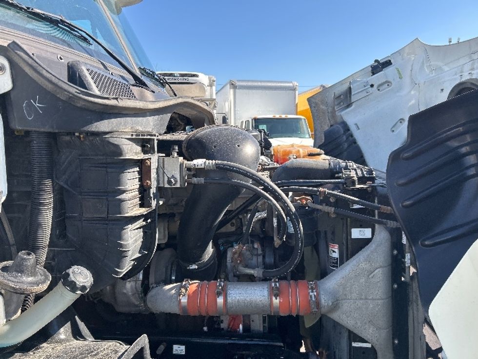 Day Cab Tractor-Heavy Duty Tractors-Freightliner-2020-Cascadia 11342ST-Indianapolis-IN-196,570\n\t\tmiles-$ 37,500 - Image 15