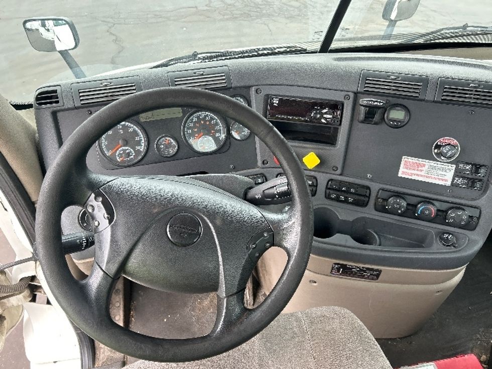 Day Cab Tractor-Heavy Duty Tractors-Freightliner-2020-Cascadia 11342ST-Indianapolis-IN-286,886\n\t\tmiles-$ 33,250 - Image 11