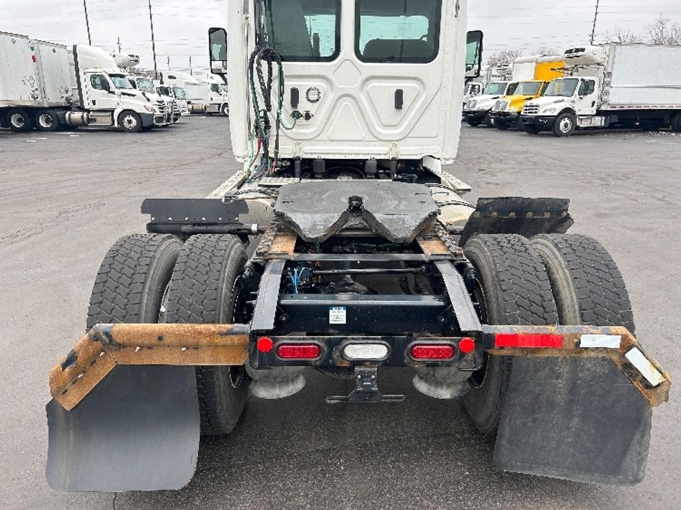 Day Cab Tractor-Heavy Duty Tractors-Freightliner-2020-Cascadia 11342ST-Indianapolis-IN-286,886\n\t\tmiles-$ 33,250 - Image 6